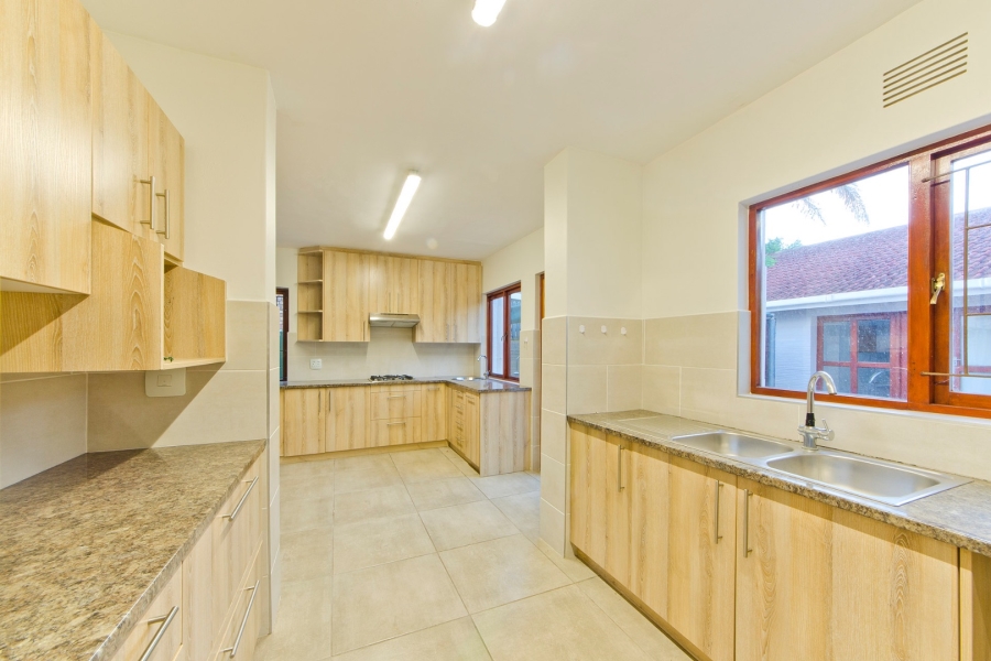 6 Bedroom Property for Sale in Leisure Isle Western Cape